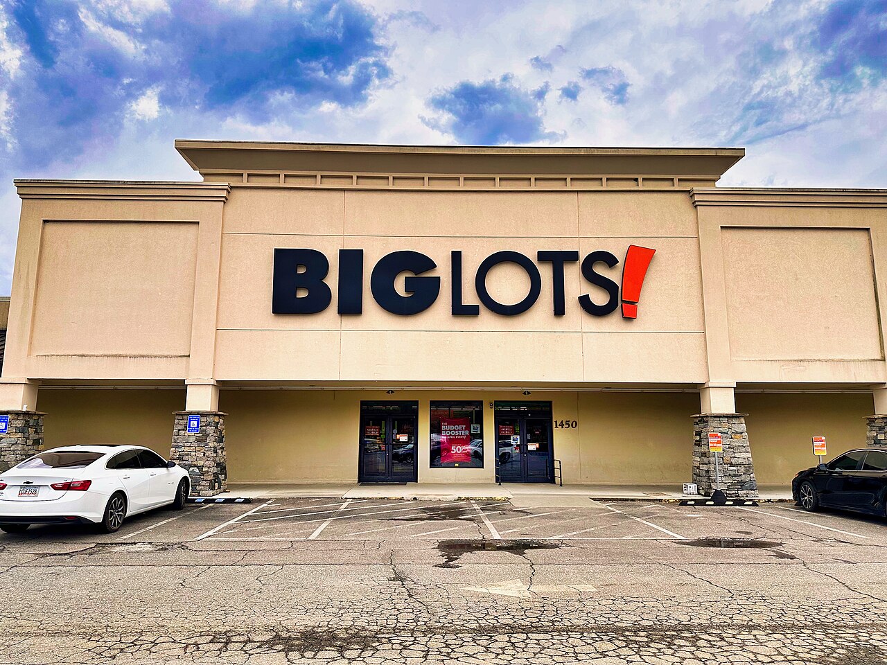 Big Lots Faces Financial Crisis: Postpones Earnings Report Amid Bankruptcy Fears